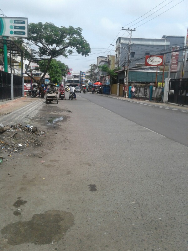 Jalan Separo Beraspal di Kuripan