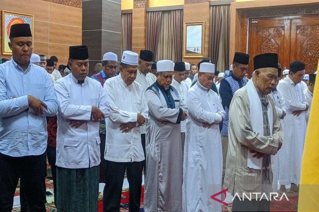 Tunda Acara Hiburan, Pemkab Kotim Shalat Hajat Sambut HUT ke-71