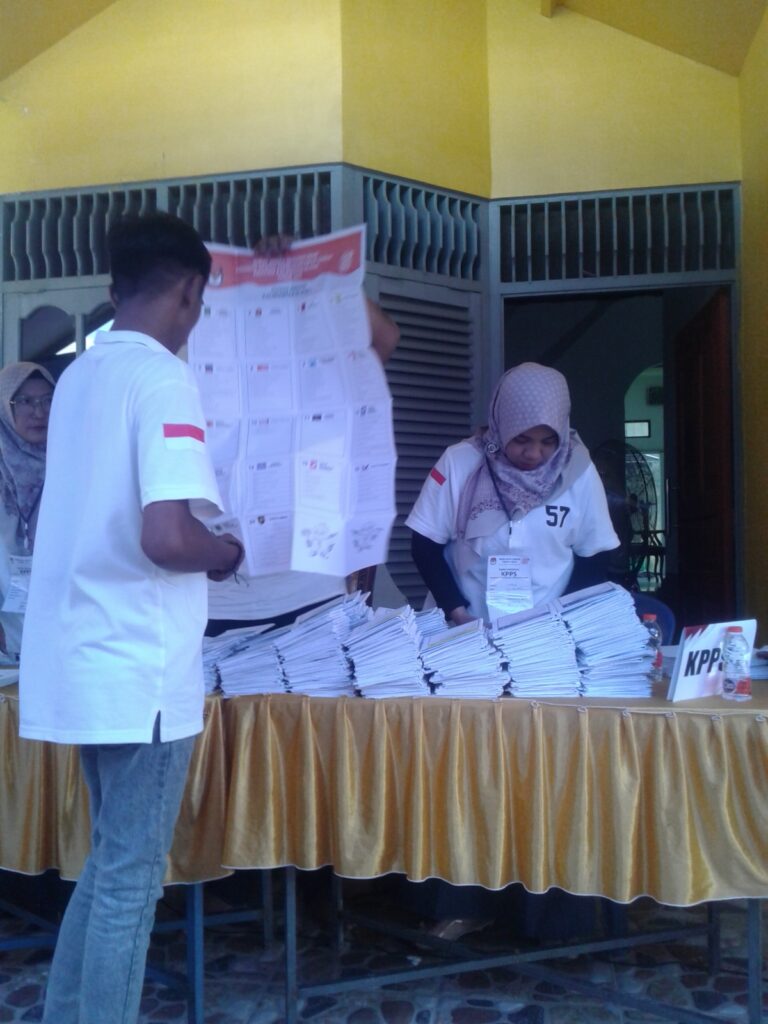 Ditemukan Surat Suara Rusak di TPS 57