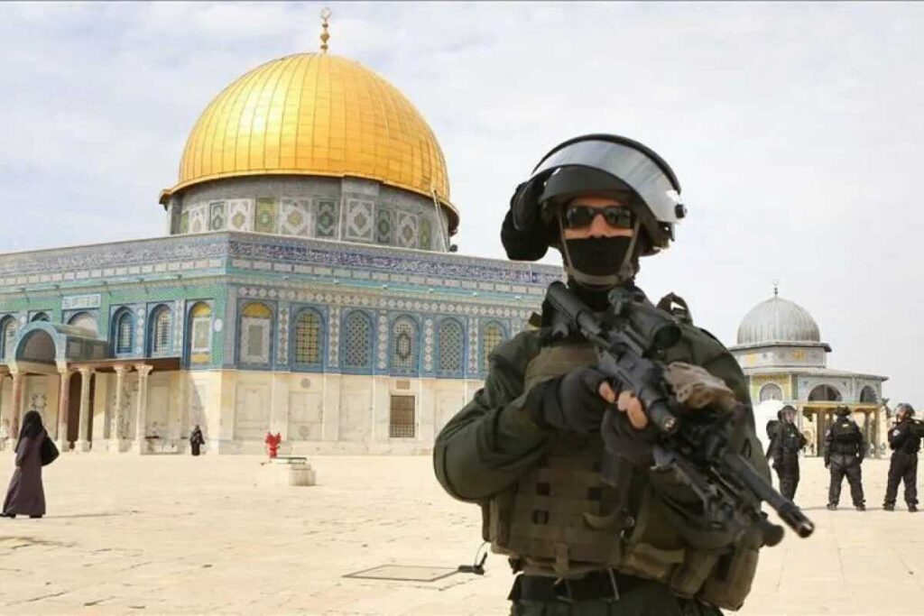 Palestina Kutuk Israel Bangun Palang Besi ke Masjid Al-Aqsa