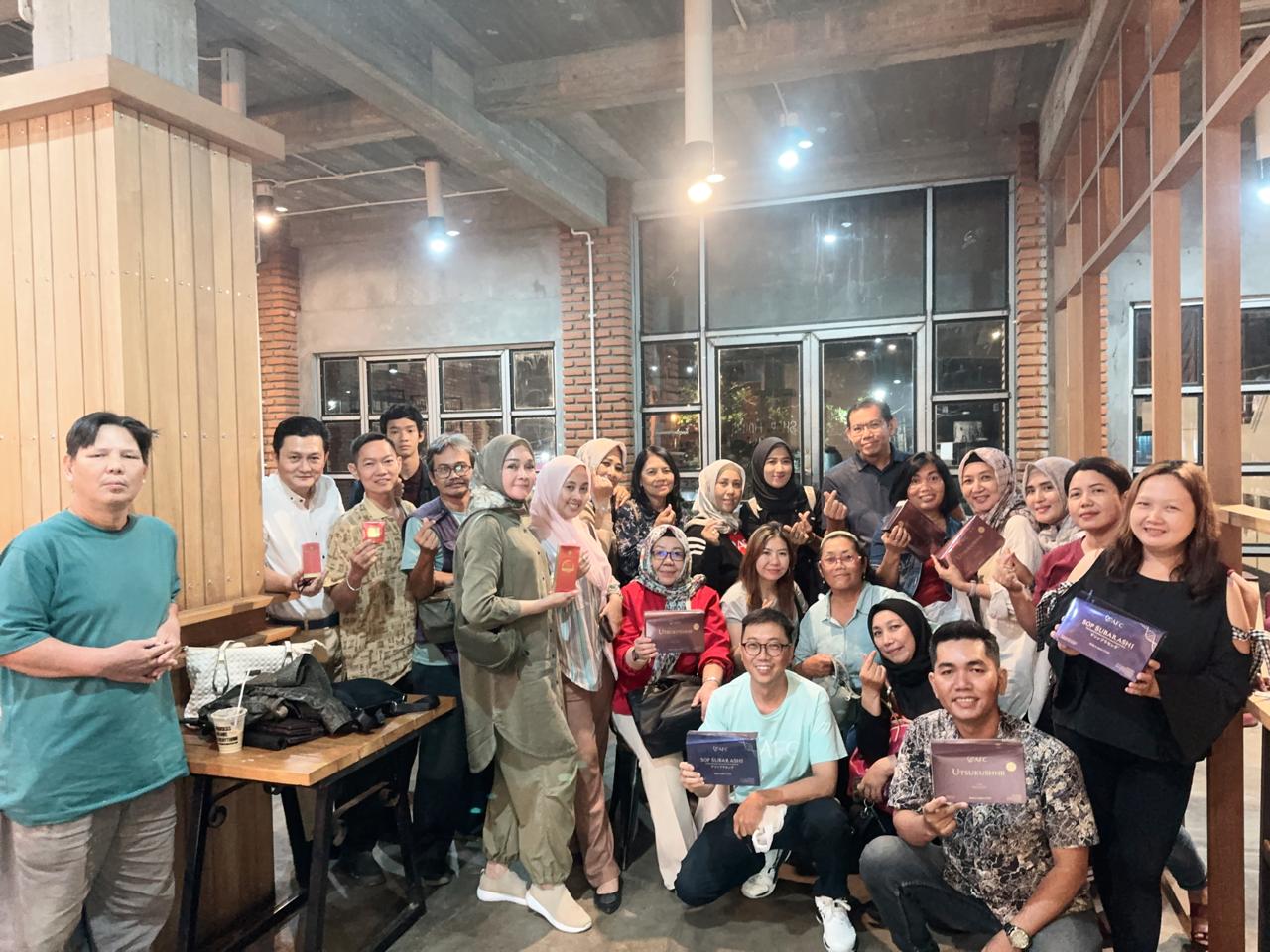Member Asayama Family Club 