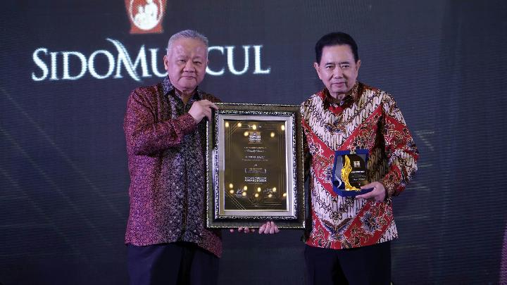 Optimalkan Bahan Baku Lokal, Bos Sido Muncul Raih The Best CEO