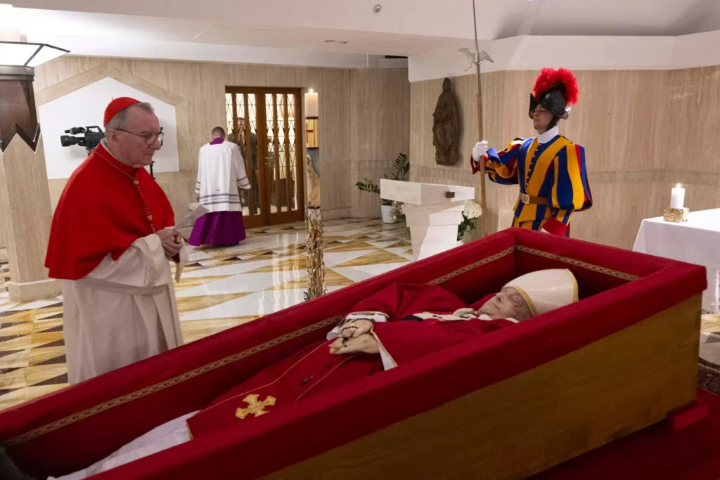 Jenazah Paus Fransiskus Disemayamkan di Basilika Santo Petrus