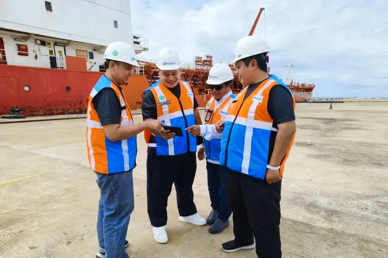 Pelindo Perkuat Konektivitas Logistik Kalbar Lewat Layanan Peti Kemas