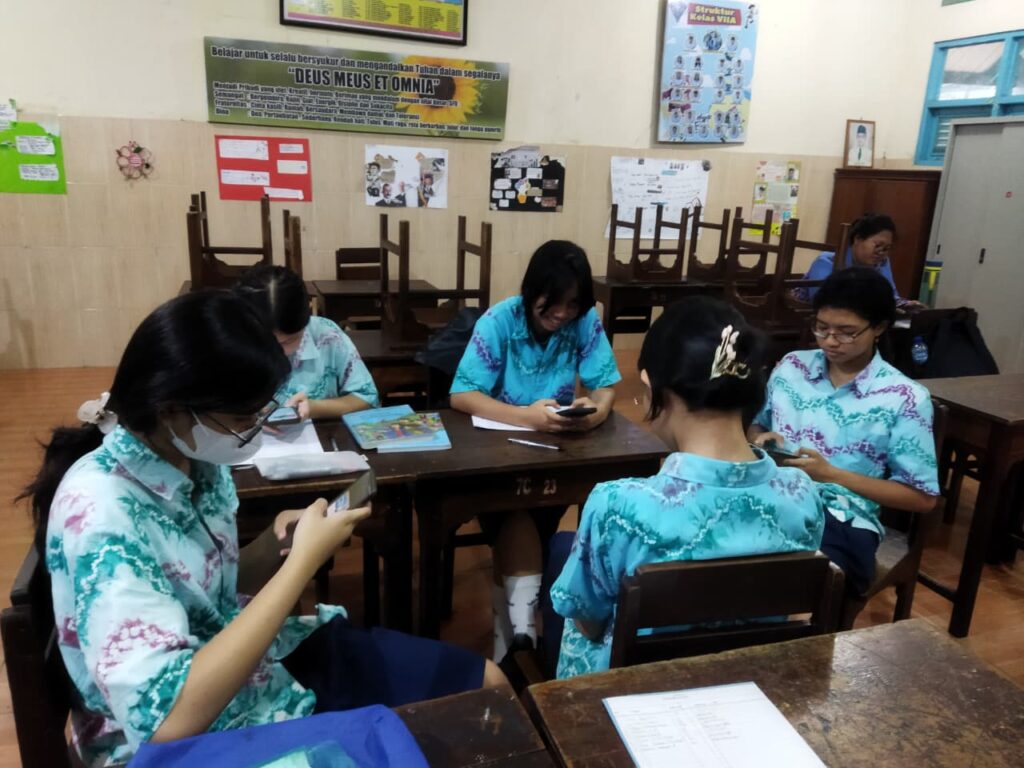 Siswa Asah Kemampuan Wawancara dan Penulisan Naskah Berita