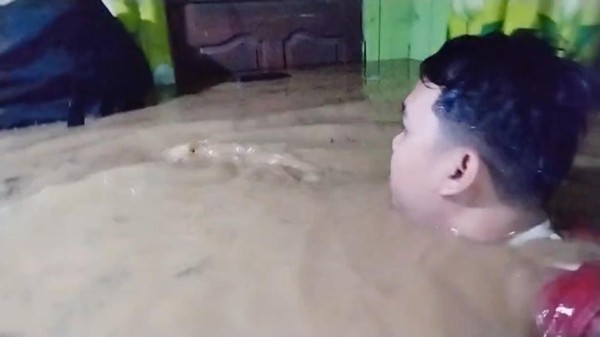 Banjir di Balangan Sampai Plafon Rumah Warga, BPBD Evakuasi Warga