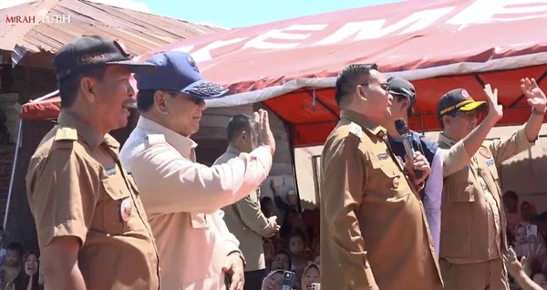 Prabowo Geleng Kepala Dengar Bupati di Aceh Bilang ‘Presiden Seumur Hidup’